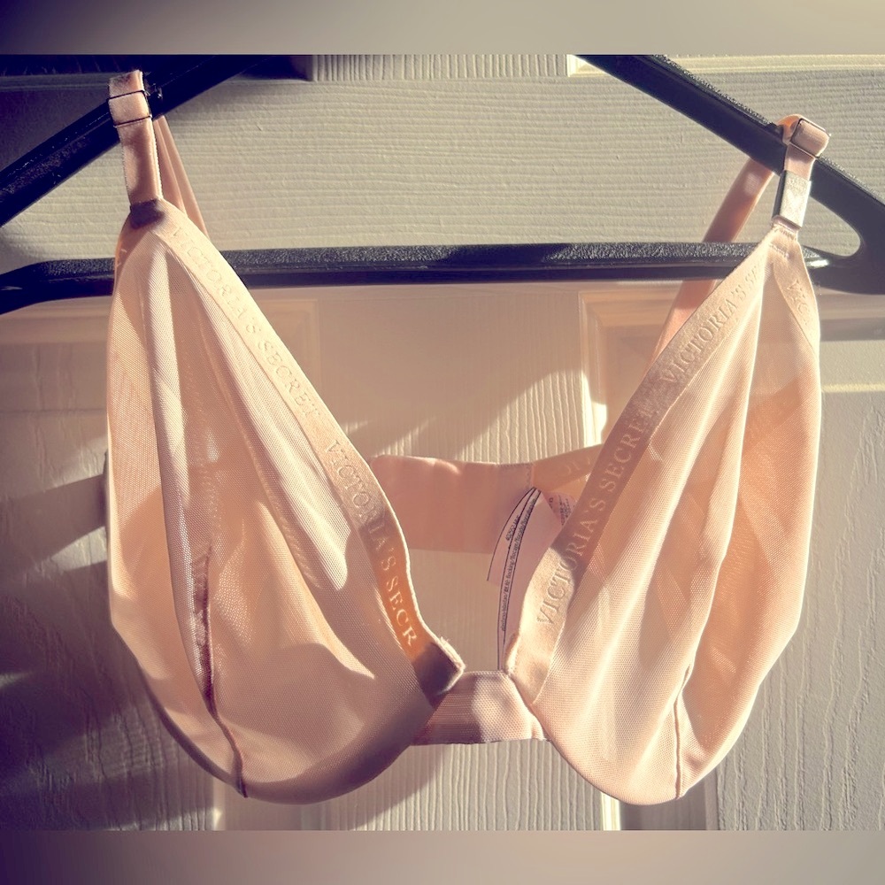 Sheer nude bra also has an extender so can also fit 34